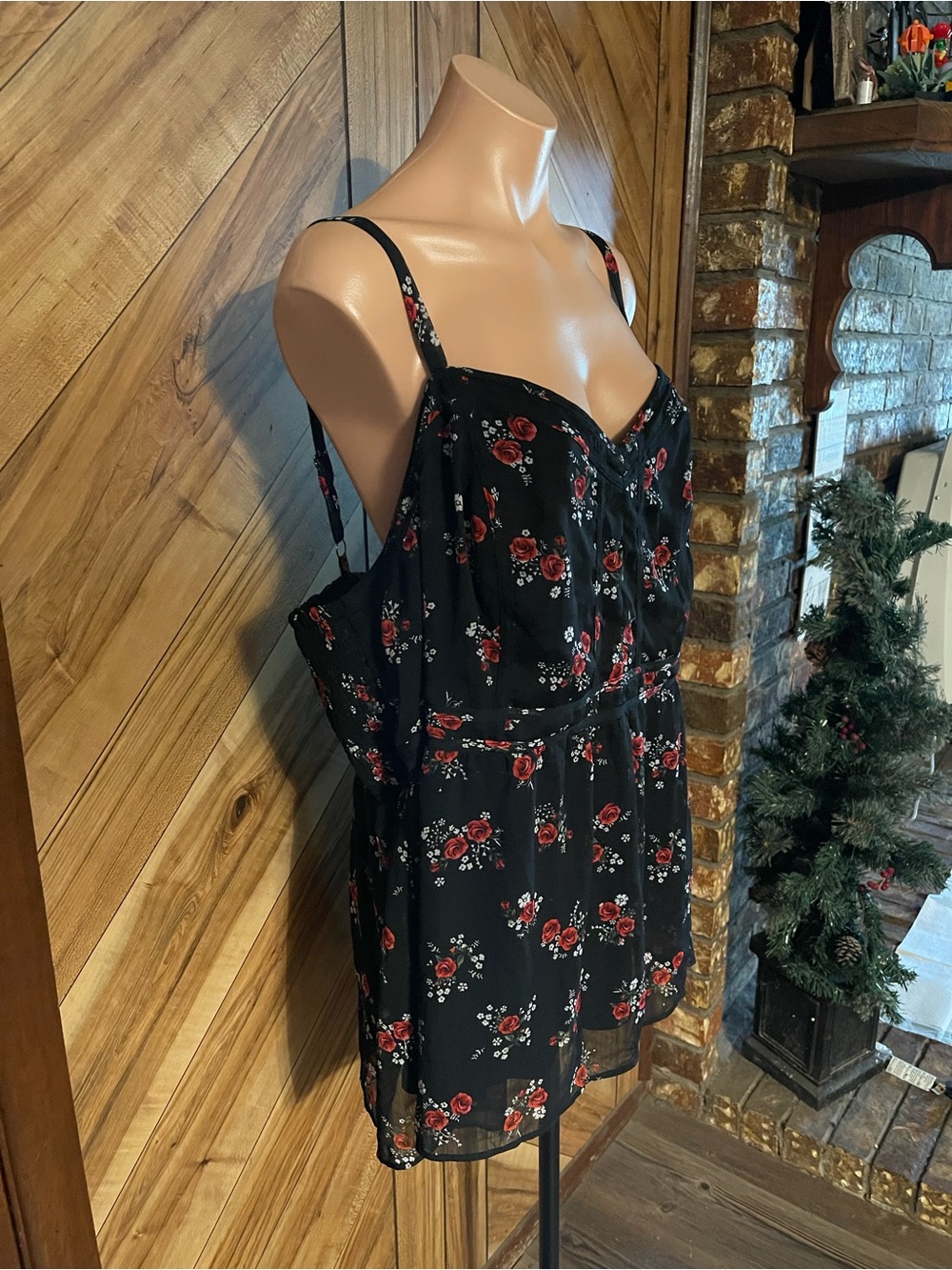Torrid Plus Size 4X Black Floral Chiffon Smocked Camisole Blouse Tank Top - Picture 3 of 8